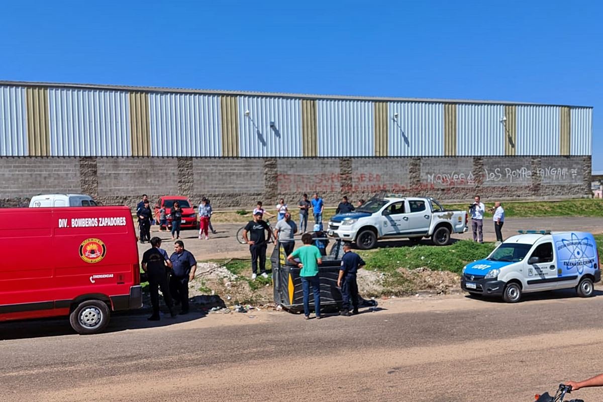 El cuerpo fue hallado en un contenedor.