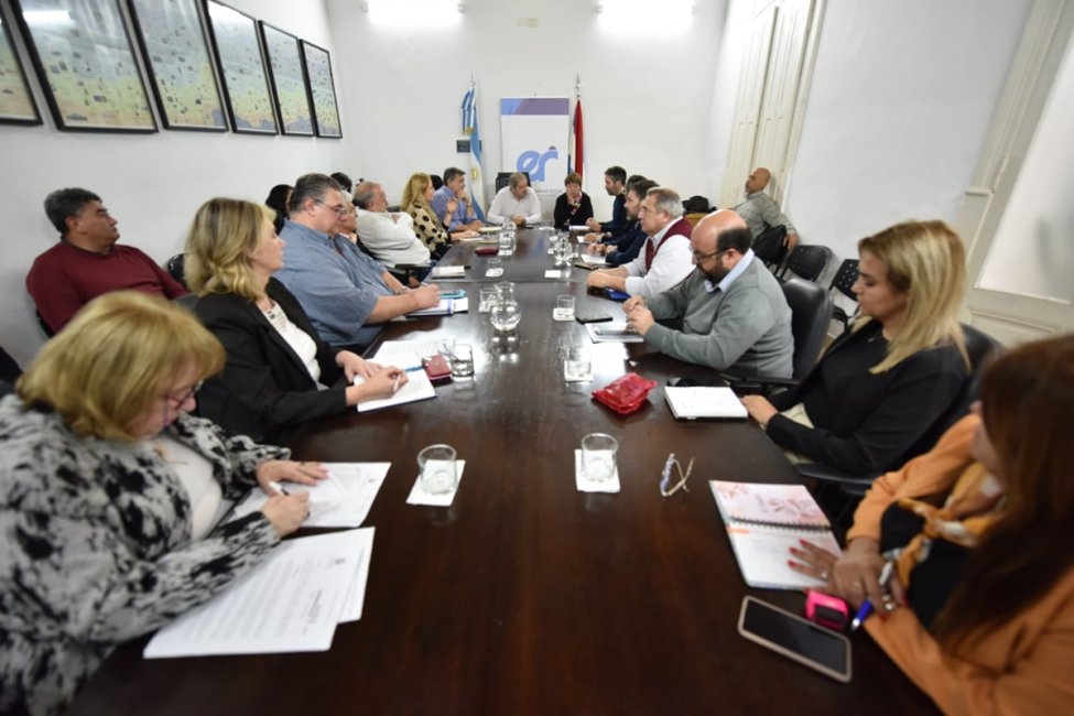 Gremios docentes ponderaron la oferta salarial propuesta por el gobierno
