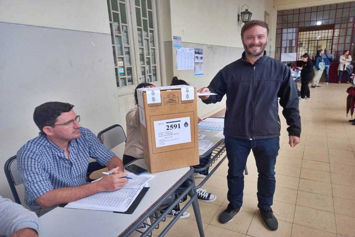 Azcue votando aquel 22 de octubre