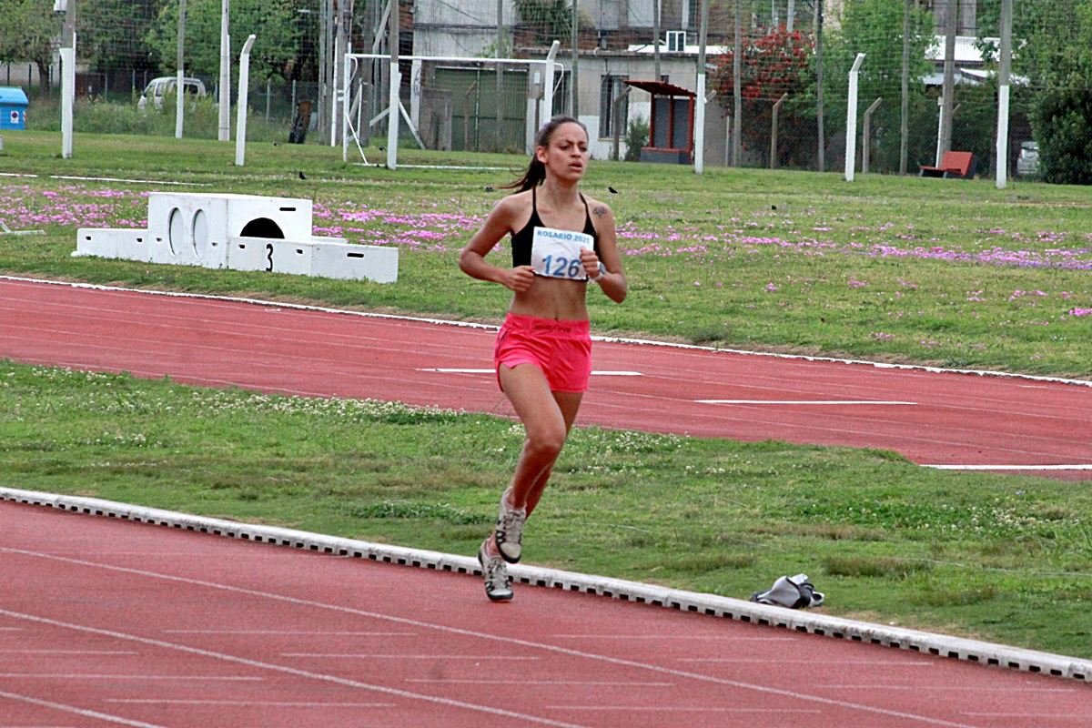 Ximena Simeone fue la ganadora de los 1500 y 10000 mts.