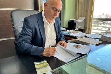 El presidente de Codesal presentó formalmente la declaración de Área Protegida. El presidente de Codesal presentó formalmente la declaración de Área Protegida.
