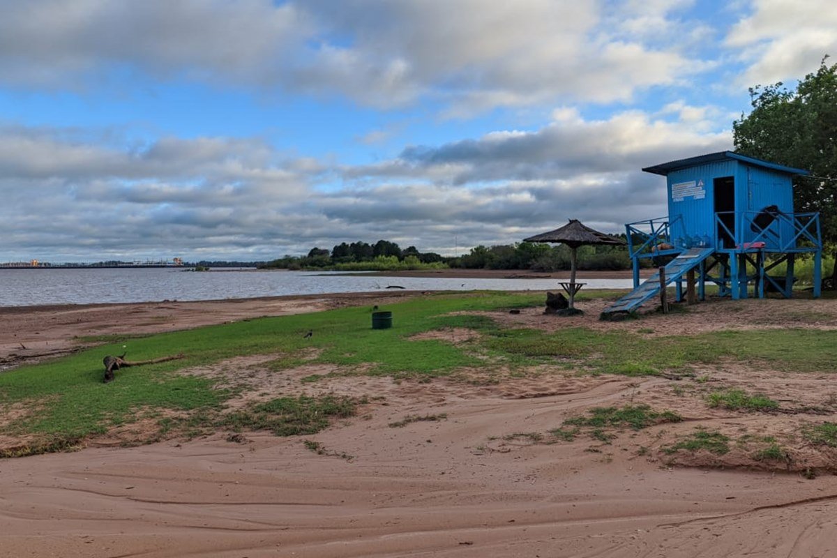 Sin guardavida en las playas del Perilago.