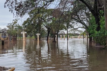 El nivel del río seguirá subiendo en los próximos días. El nivel del río seguirá subiendo en los próximos días.