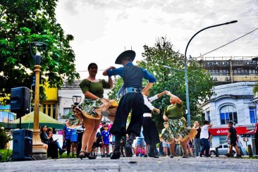 El Día de la Tradición, en pleno micro centro de la ciudad. El Día de la Tradición, en pleno micro centro de la ciudad.
