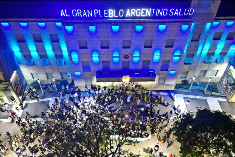 Los festejos por el triunfo de Milei coparon el centro de Concordia