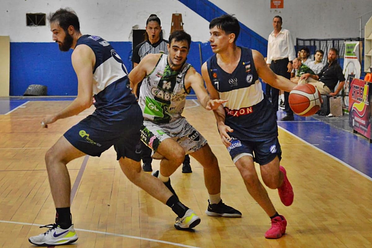 Ferro se qued&oacute; con el partido de local.