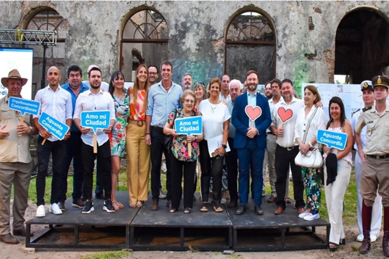 Cresto y Azcu&eacute; presidieron los actos del aniversario fundacional de Concordia