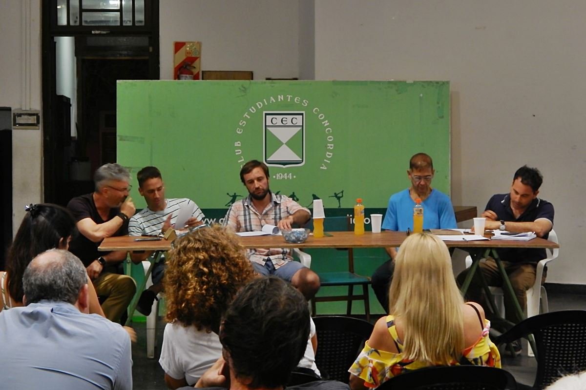 Rodrigo Garat fue elegido como presidente de Estudiantes.