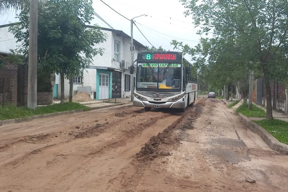 Usuarios de la renovada Línea 8 reclaman por el mal estado de las ...
