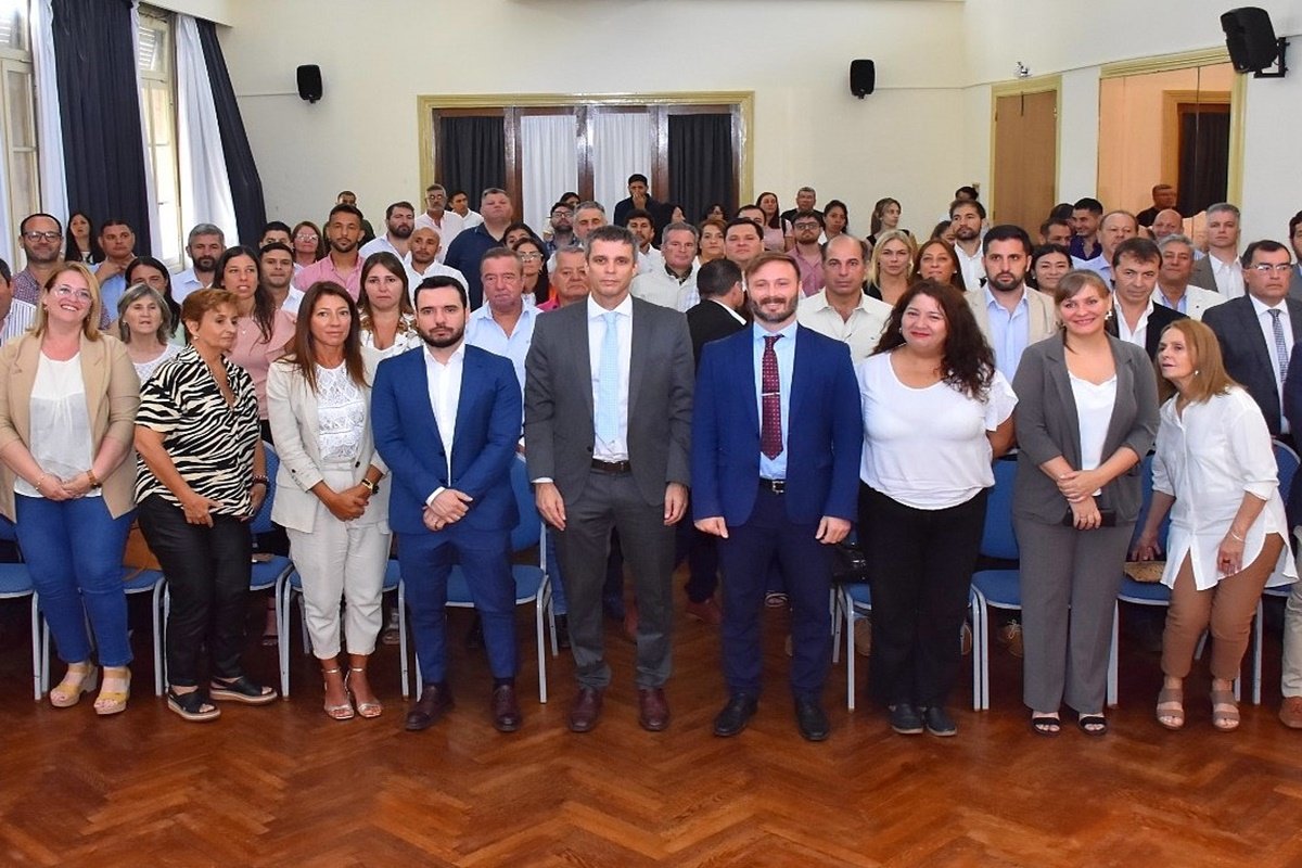 El acto se formaliz&oacute; este domingo