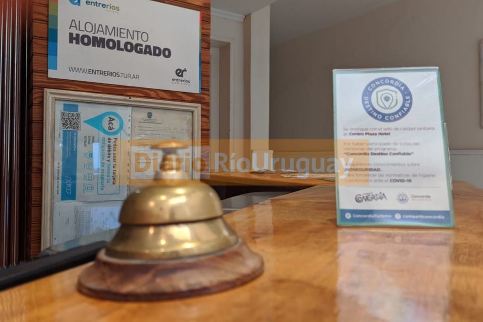 Las reservas y consultas turísticas en la costa del Uruguay no escapan al panorama nacional