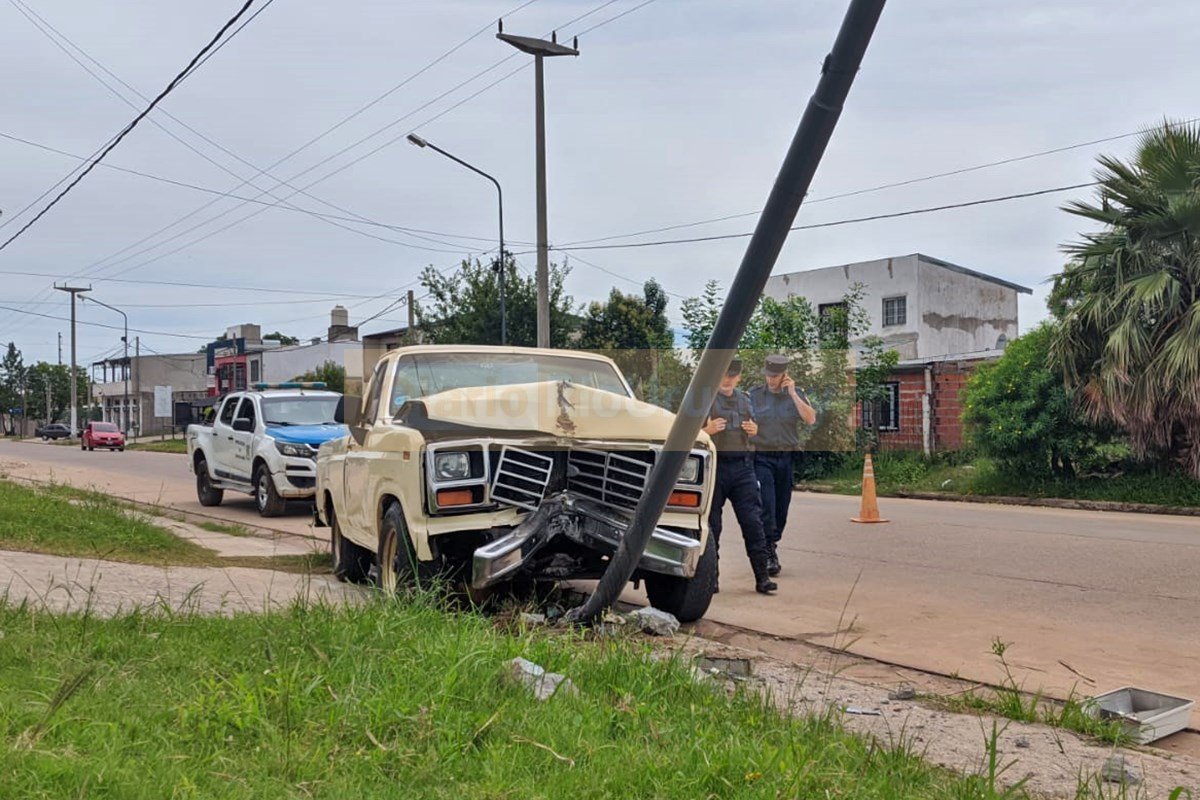 La camioneta evidenciaba la violencia del impacto
