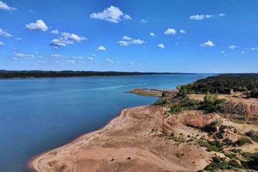 Las bondades de ambas playas, según un artículo en Télam. Las bondades de ambas playas, según un artículo en Télam.