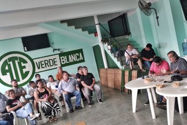 ATE Concordia, con críticas a Azcué por "falta de diálogo". ATE Concordia, con críticas a Azcué por "falta de diálogo".