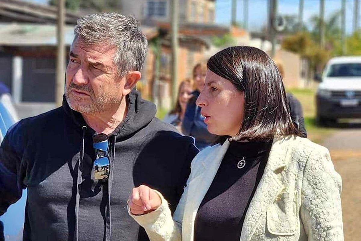 La diputada Laner en una recorrida con el ministro Roncaglia