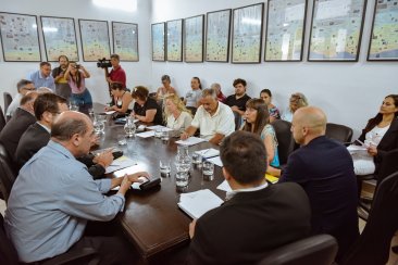 Ambos gremios expusieron los puntos destacados a tratar. Ambos gremios expusieron los puntos destacados a tratar.