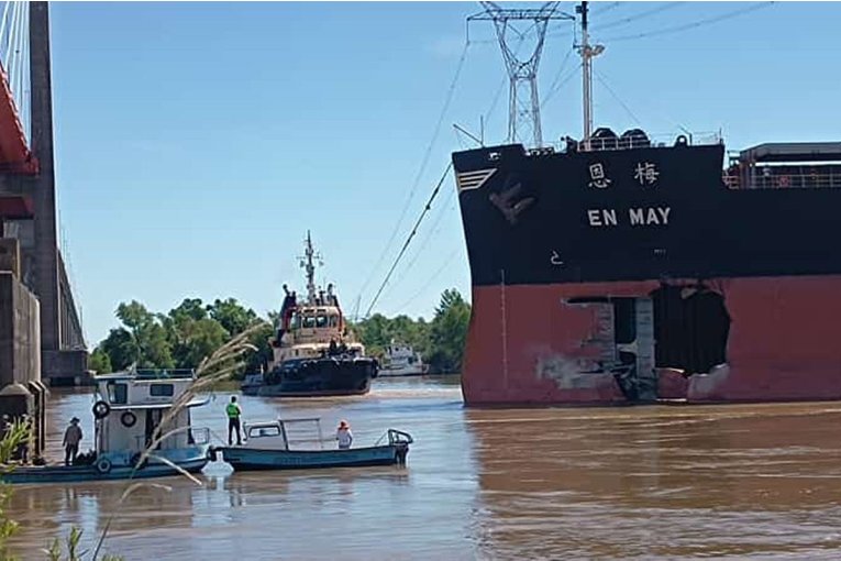 Fue retirado el barco que chocó el puente Zárate Brazo Largo y se rehabilitó el tránsito vehicular
