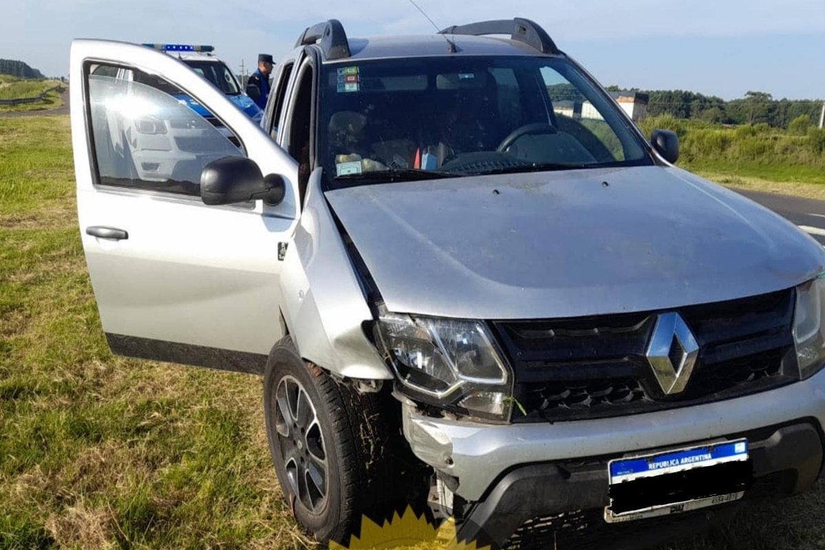 En el veh&iacute;culo viajaba el conductor acompa&ntilde;ado de otras cuatro personas.