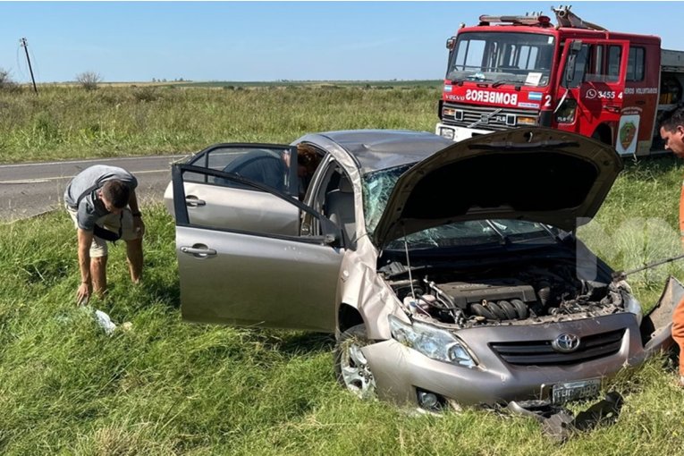 Un concordiense volc&oacute; su autom&oacute;vil tras intentar esquivar un pozo de la autov&iacute;a 18