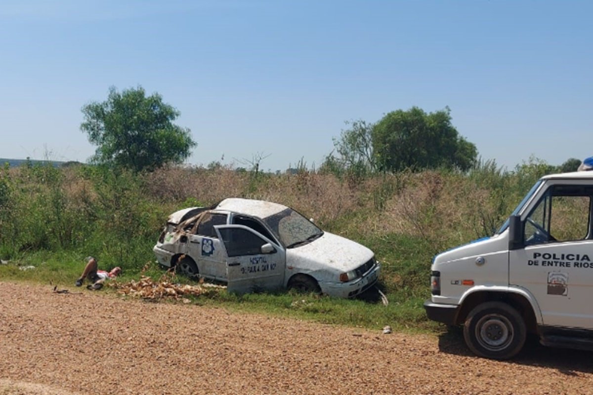 El conductor fue detenido tras el vuelco.