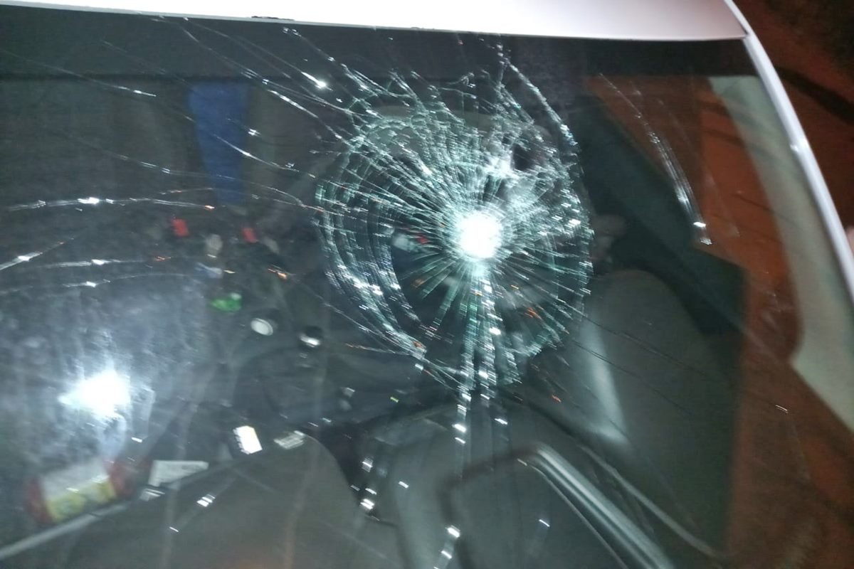 Un patrullero roto, tras el incidente.