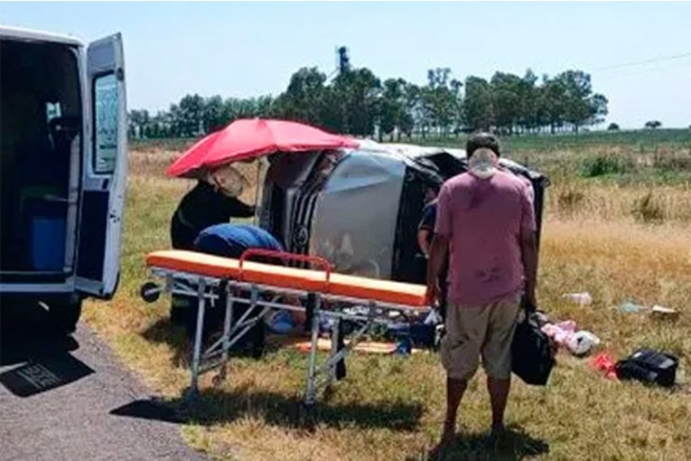 Una mujer fallecida y dos personas heridas fue el saldo que dej&oacute; un tr&aacute;gico accidente en la autov&iacute;a 14