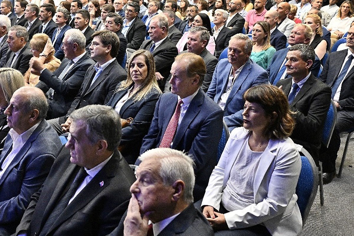 Bordet entre el auditorio de la asamblea legislativa