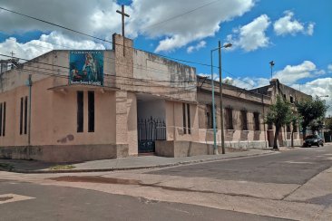 Piden ayuda para volver a abrir el comedor. Piden ayuda para volver a abrir el comedor.