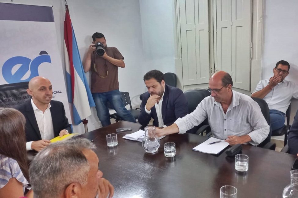 Troncoso ponderó el acuerdo salarial con estatales y remarcó que el paro de AGMER es contra Nación