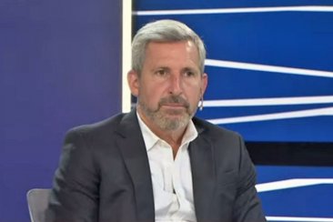 Frigerio firmó el decreto que anuló los concursos. Frigerio firmó el decreto que anuló los concursos.