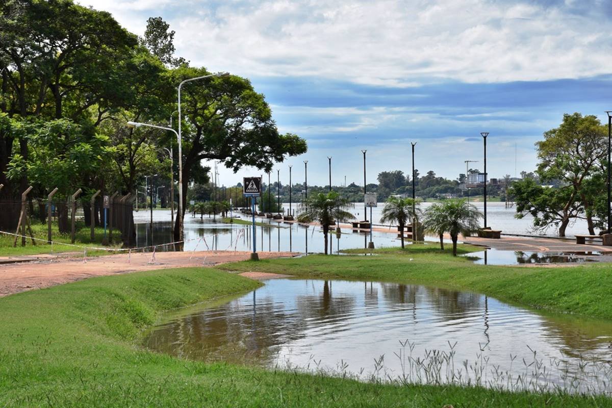 La Costanera baja de Concordia, sin circulaci&oacute;n vehicular.