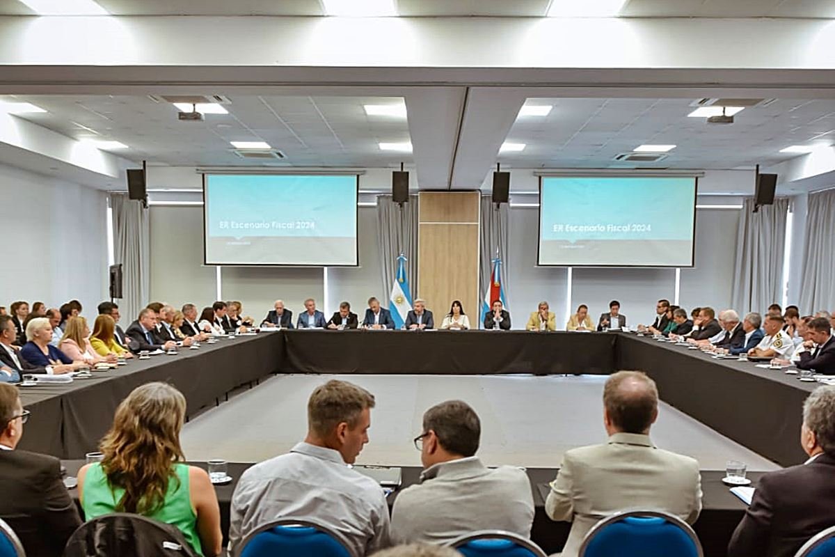 Mienbros de Codesal participaron de la reuni&oacute;n de gabinete.