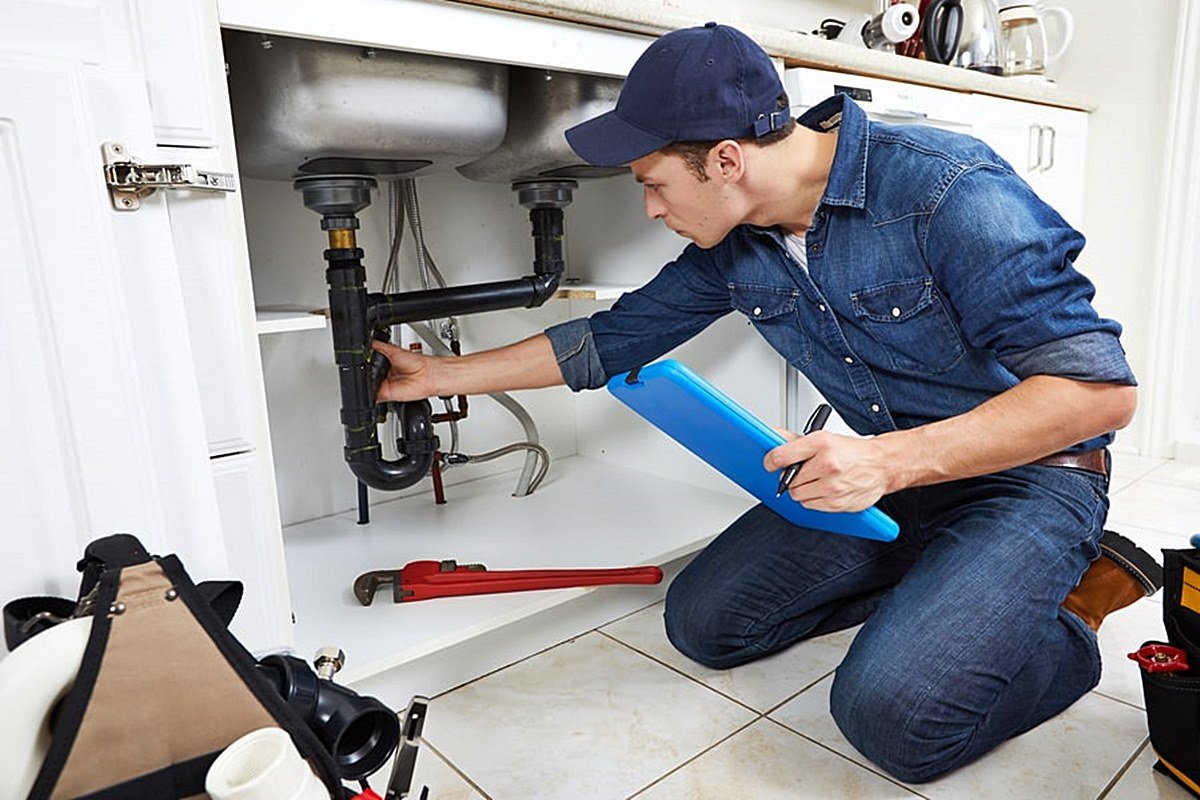 Auxiliar en Instalaciones Sanitarias es uno de los cursos