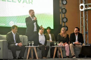 Azcué encabezó la presentación del Proyecto “Relevar”. Azcué encabezó la presentación del Proyecto “Relevar”.