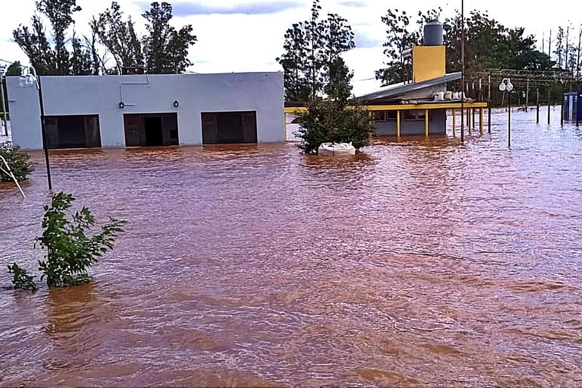 El río comenzaría a volver a su cauce el fin de semana.