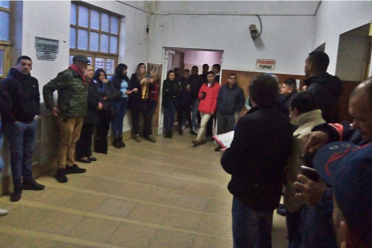 Trabajadores municipales cerraron la semana con una protesta denunciando &ldquo;maltrato y persecuci&oacute;n&rdquo;