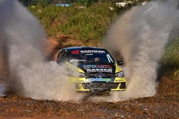 Rally en Estancia Grande. Rally en Estancia Grande.