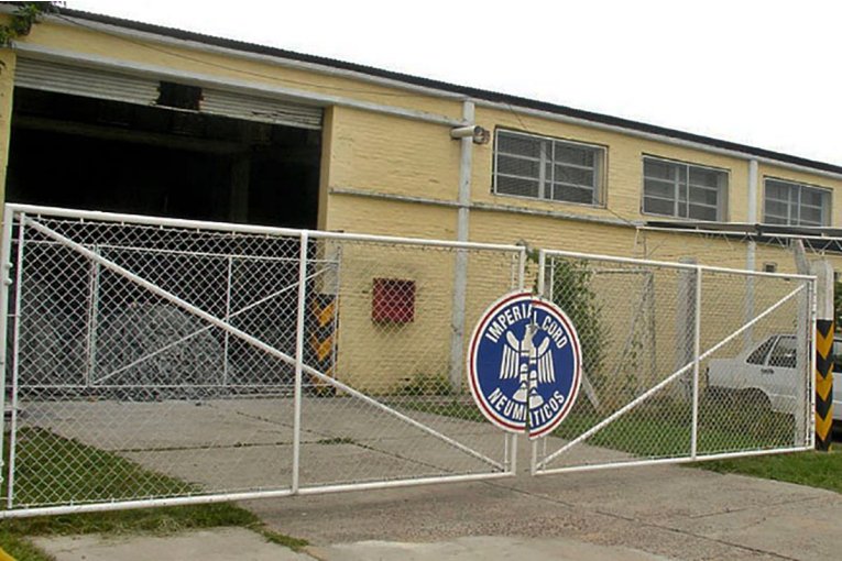 F&aacute;brica de neum&aacute;ticos cerr&oacute; una de sus plantas en Entre R&iacute;os y despidi&oacute; a sus trabajadores