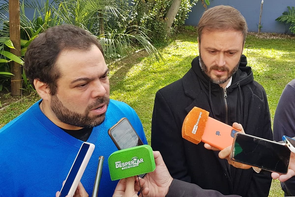 Ministro Troncoso y el intendente Azcu&eacute;