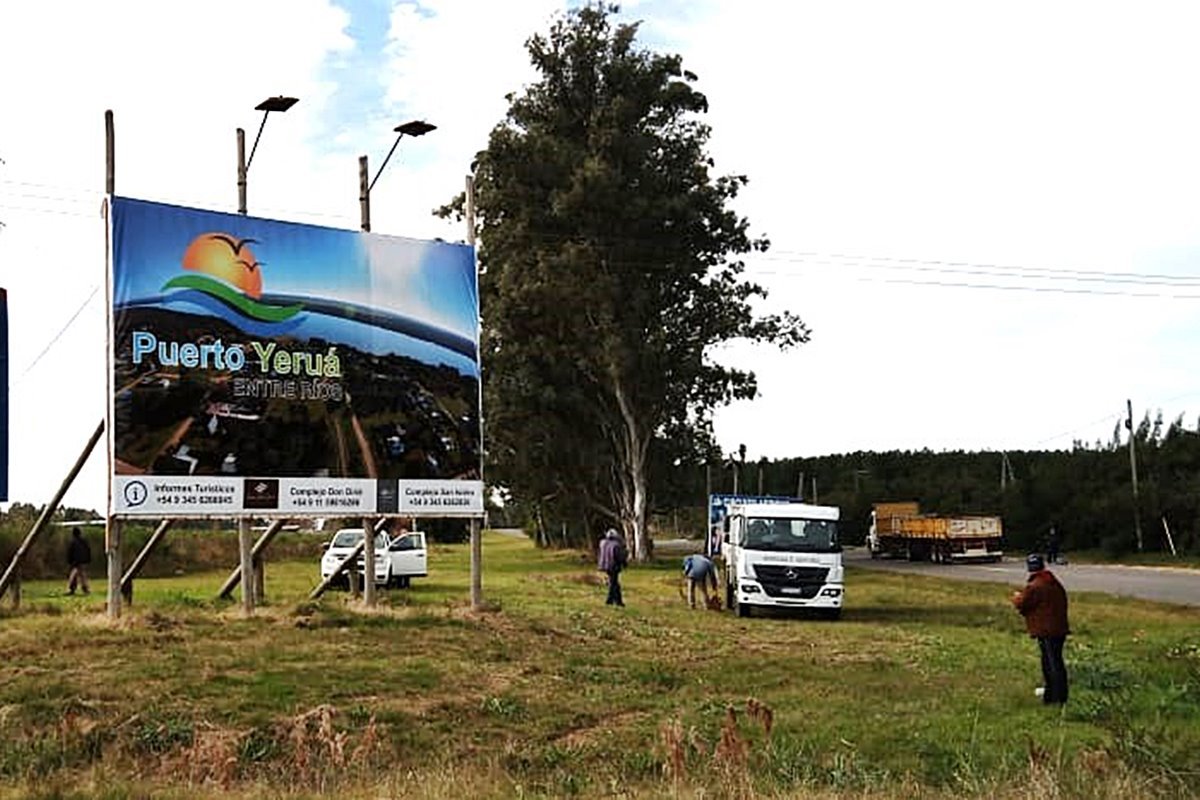 La cartelería invita a turistas a visitar Puerto Yeruá. La cartelería invita a turistas a visitar Puerto Yeruá.