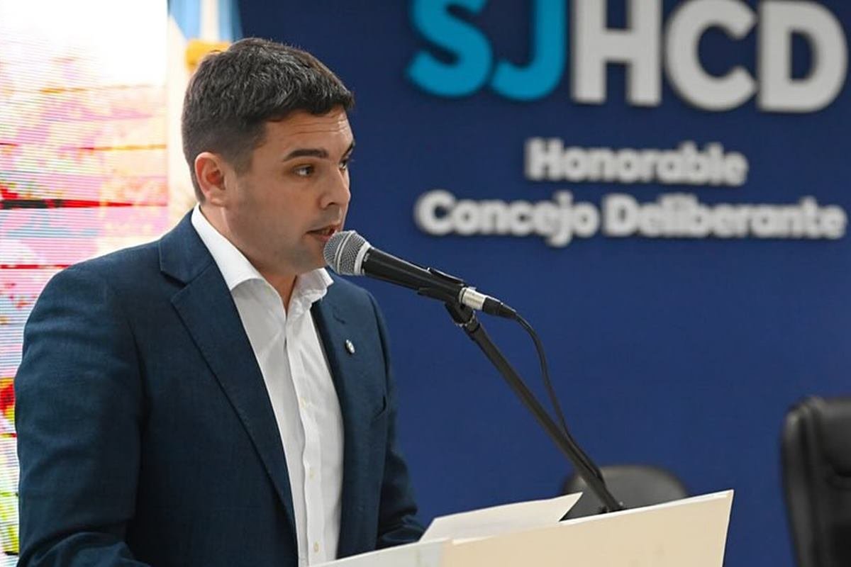 Gustavo Basti&aacute;n, intendente de San Jos&eacute;