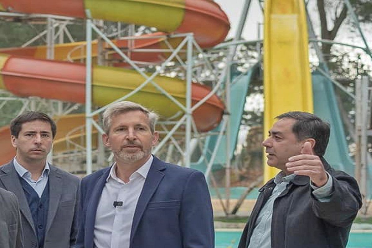 Frigerio dijo que las piletas termales de la CODESAL no se pintaron en 5 a&ntilde;os.