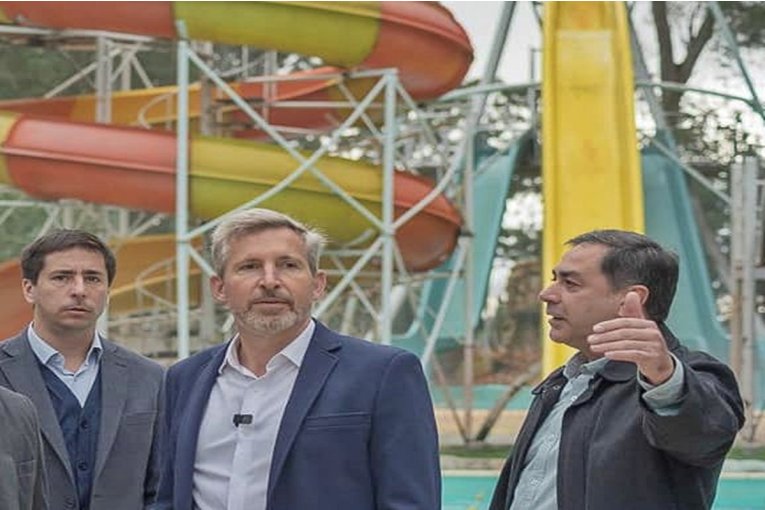 Frigerio dijo que las piletas termales de la CODESAL "en 5 a&ntilde;os no se hab&iacute;an pintado nunca"