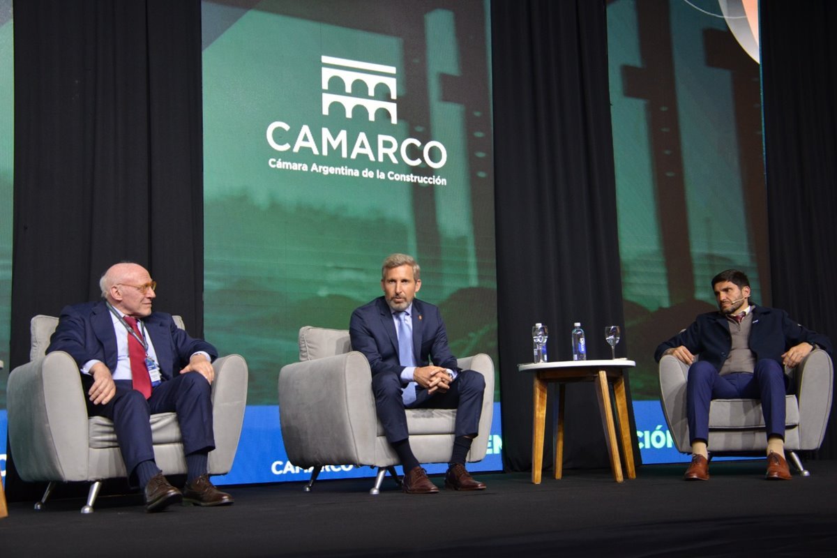 El gobernador particip&oacute; del foro Camarco este martes.