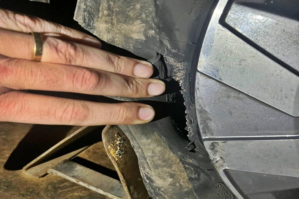 Otro vecino concordiense rompió sus ruedas en los pozos de la autovía de la Ruta 18