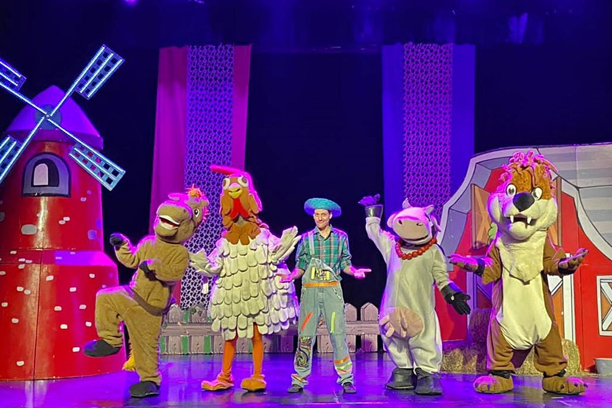 Elenco de La Granja estar&aacute; en el Ode&oacute;n.