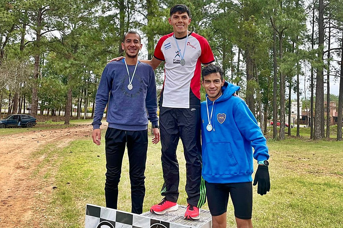 Isa&iacute;as Zacur, Juan Ignacio Segovia y Silvio Altamirano en el podio.