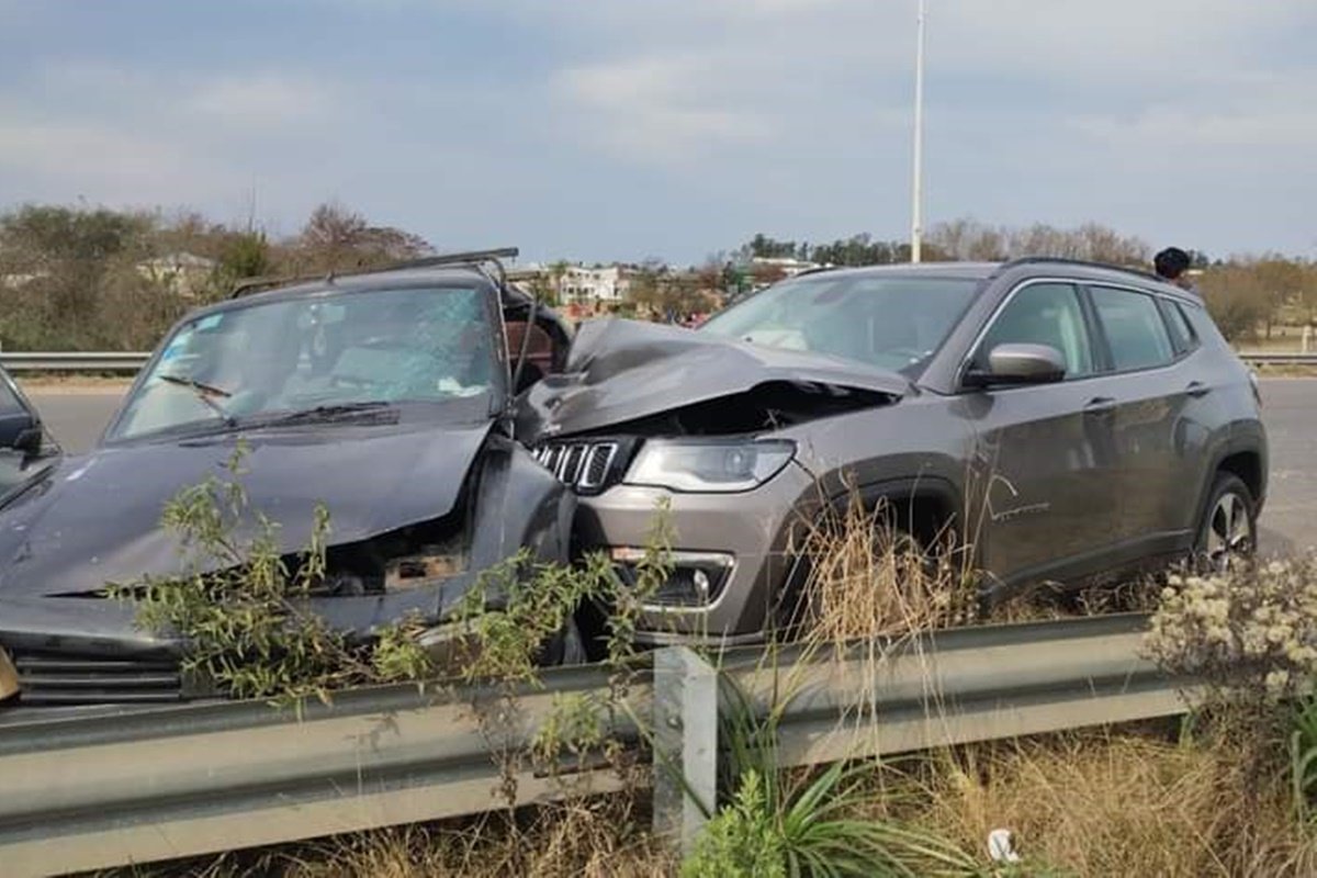 Los ocupantes resultaron con lesiones leves.