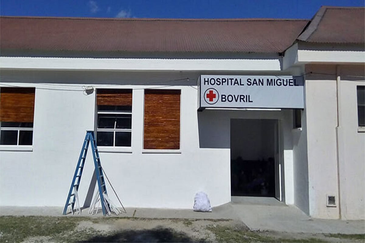 La mujer lleg&oacute; con su beb&eacute; en brazos a la guardia pero ya fue tarde.