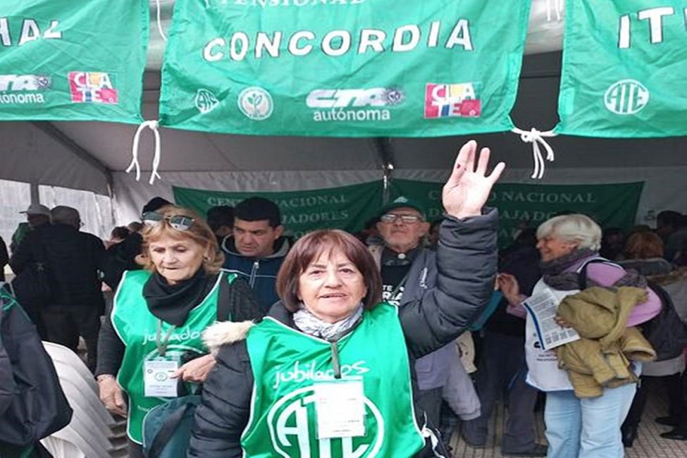 Los pasivos de ATE Concordia se manifestaron en contra del aumento salarial que los dejó afuera